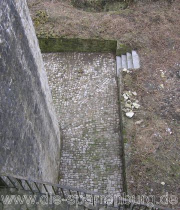 Der "Kanonenhof" auf der Bastion Scherpentiner vor Sommer 2009: 49,3 KB