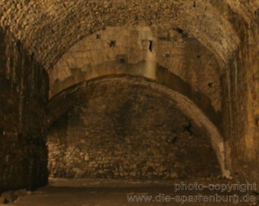 Die Brücke zum ehemaligen Geschütz­turm: 19,4 KB