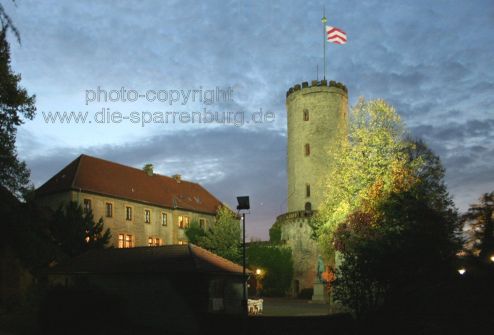 Sparrenburg, Burghof bei Nacht: 25,1 KB